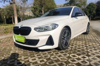 宝马1系 2021款 改款 125i M运动曜夜版