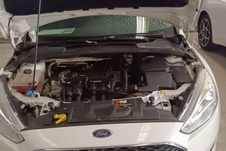 福特 福克斯 2017款 两厢 1.6L 自动风尚型智行版局部细节24