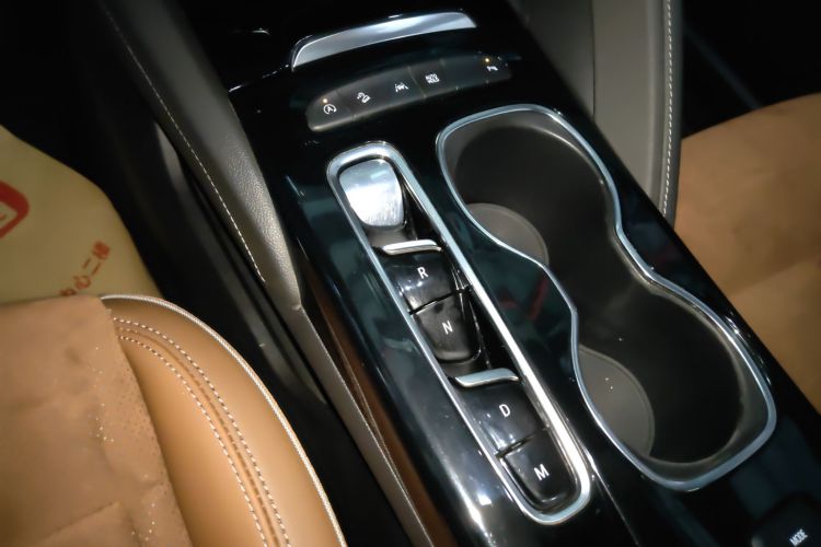 别克 2020款 昂科威S 652T 四驱豪华型中控内饰18