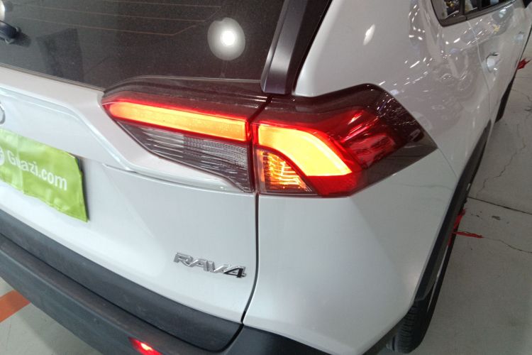 丰田 RAV4荣放 2024款 2.0L CVT两驱都市版车身外观6006