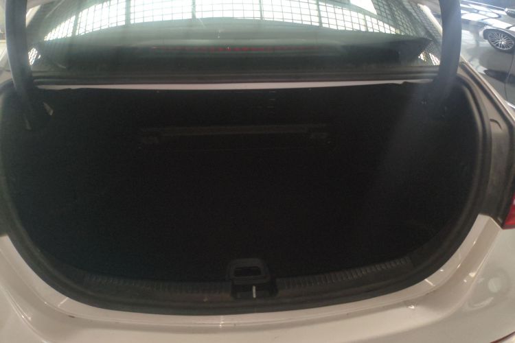 奔驰C级 2023款 改款 C 260 L 运动版机舱底盘23