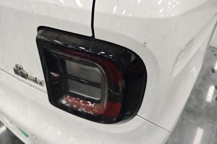 吉利银河 2023款 熊猫mini 200km 耐力熊车身外观9