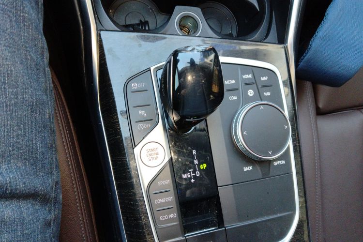 宝马3系 2021款 325Li M运动套装中控内饰18