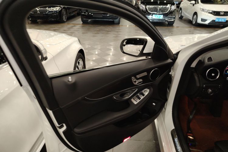 奔驰C级 2019款 改款 C 260 L 运动版中控内饰47