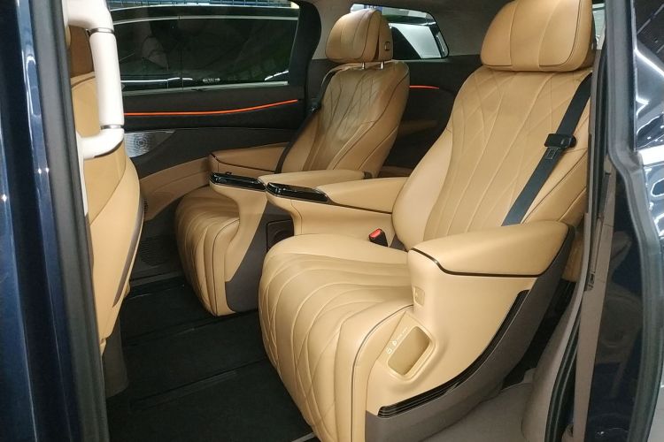 腾势D9 2022款 DM-i 1040 尊贵型中控内饰21