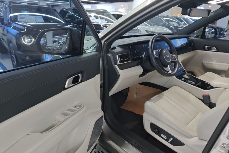 理想汽车 理想ONE 2020款 增程6座版中控内饰20