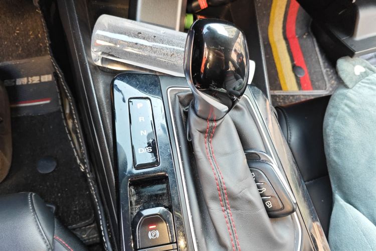 名爵 MG5 2021款 180DVVT CVT青春风尚版中控内饰18