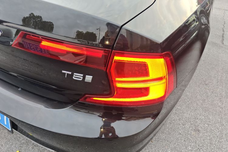 沃尔沃S90 2019款 T5 智远版车身外观6006