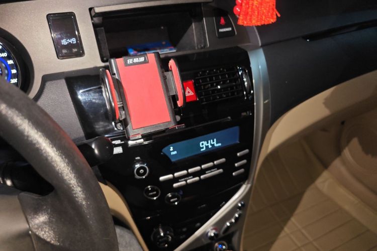 长城C30 2013款 1.5L CVT豪华型中控内饰16