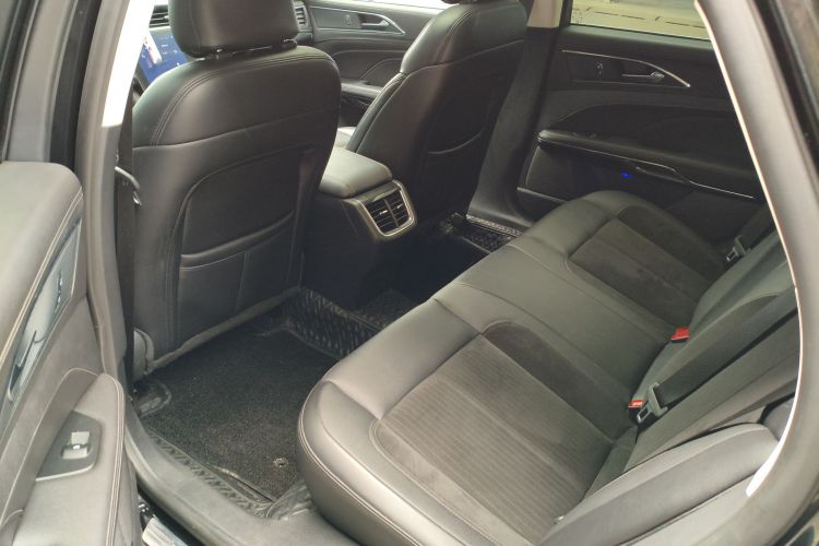 福特 金牛座 2019款 EcoBoost 245 悦享版中控内饰7004