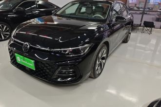 大众 帕萨特 2025款 Pro 380TSI 星空龙运版