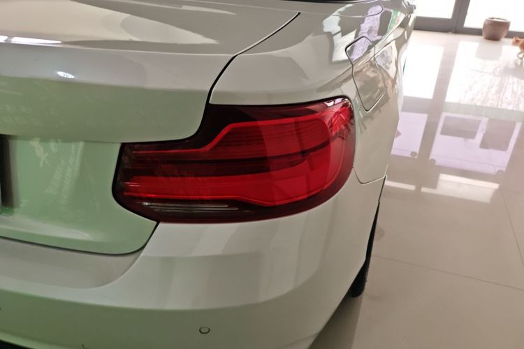 宝马2系(进口) 2018款 220i 敞篷轿跑车 运动设计套装车身外观9