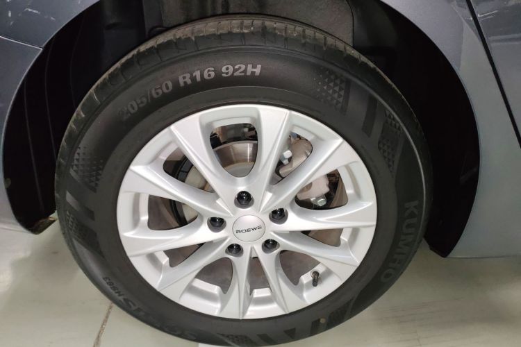 荣威i5 2023款 1.5L 手动舒享版车身外观6008