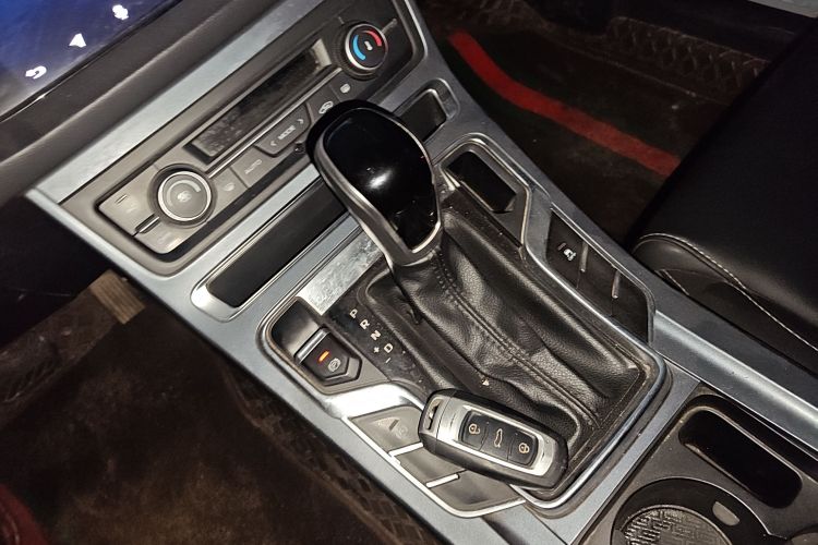 吉利汽车 帝豪 2018款 1.5L CVT向上互联版中控内饰18