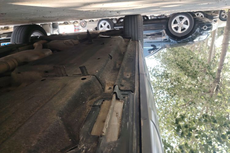 奥迪Q5 2017款 Plus 40 TFSI 技术型机舱底盘30