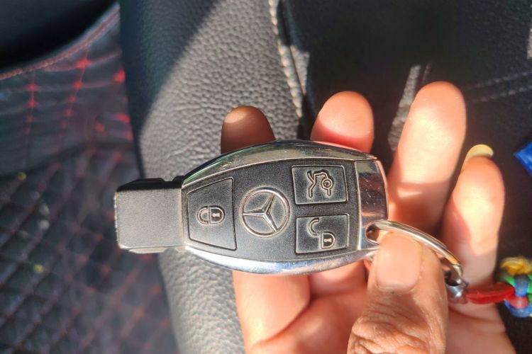 奔驰GLE 2016款 GLE 320 4MATIC 动感型中控内饰7001