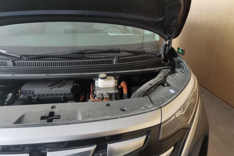 腾势D9 2022款 DM-i 1040 尊贵型机舱底盘26