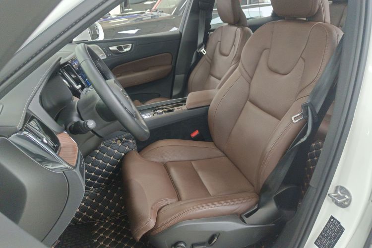 沃尔沃XC60新能源 2024款 T8 插电混动 长续航四驱智雅豪华版局部细节19