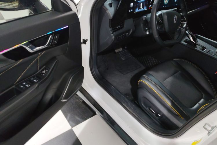 奔腾B70S 2022款 1.5T 智潮统帅中控内饰20