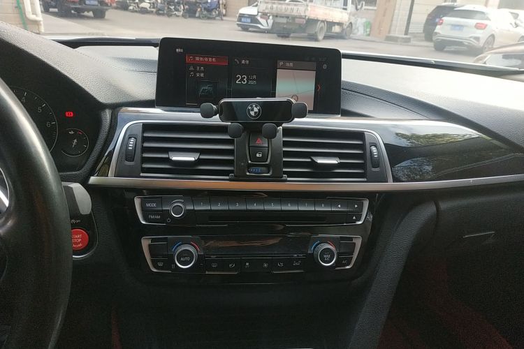 宝马3系 2019款 320Li M运动套装中控内饰16