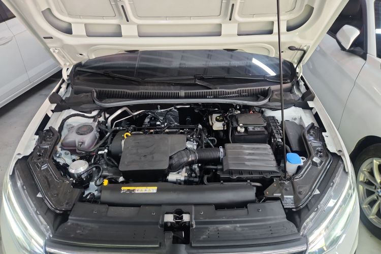 大众 朗逸 2023款 新锐 1.5L 自动新逸版机舱底盘24