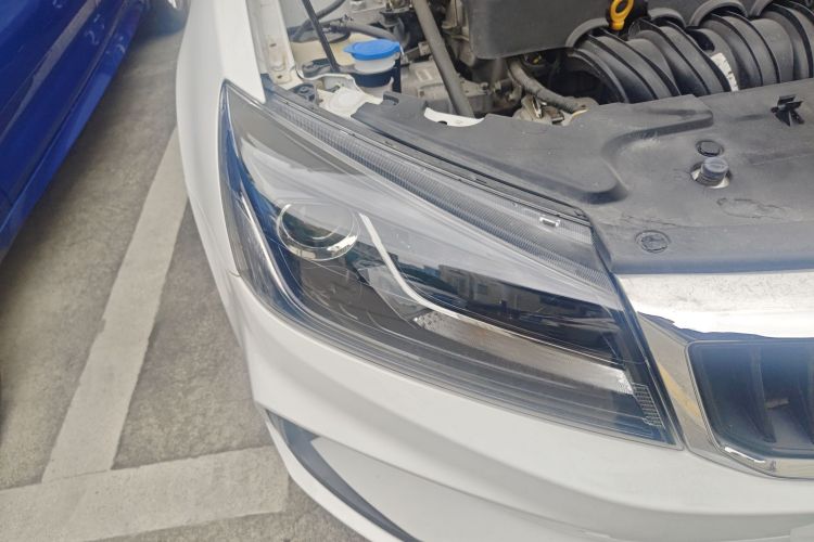 吉利汽车 帝豪 2021款 UP 1.5L CVT豪华型车身外观8