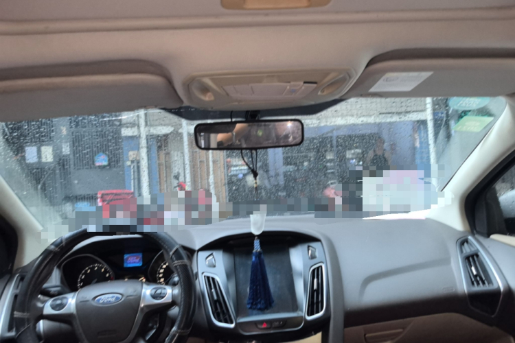 福特 福克斯 2012款 三厢 1.6L 自动风尚型局部细节22