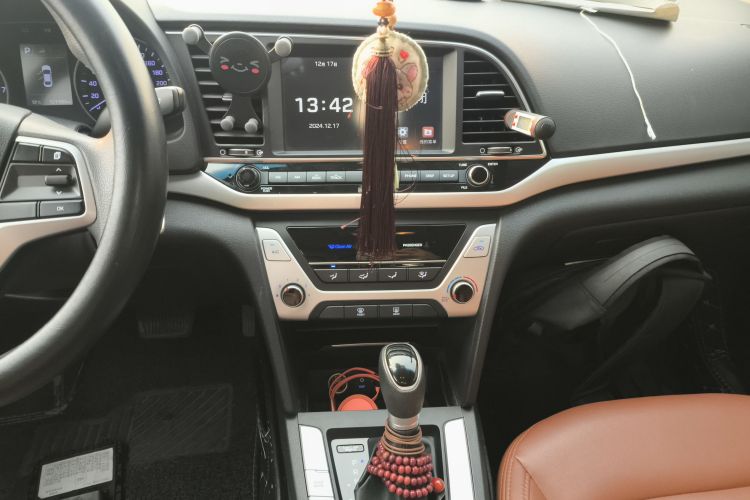 现代 领动 2016款 1.6L 自动智炫·精英型中控内饰16