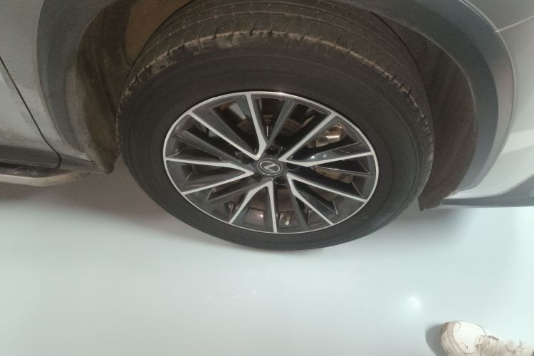 雷克萨斯NX 2022款 350h 前驱 创悦版车身外观10