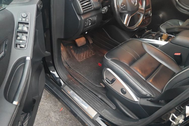 奔驰R级 2010款 R 300 L 豪华型局部细节19