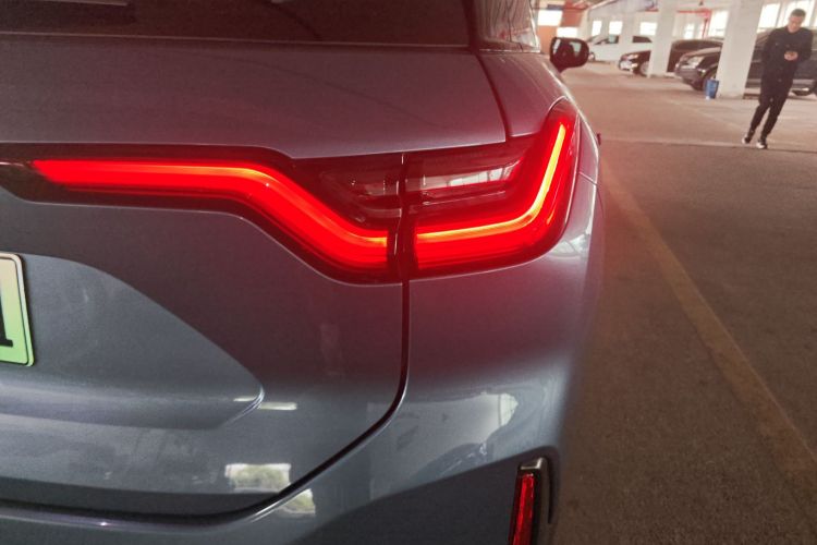 蔚来ES6 2020款 420KM 运动版车身外观6006