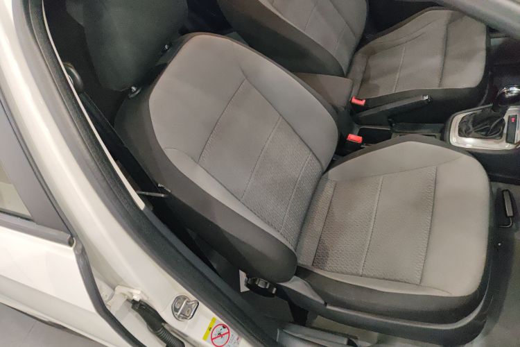 大众 朗行 2013款 1.6L 自动风尚型局部细节41