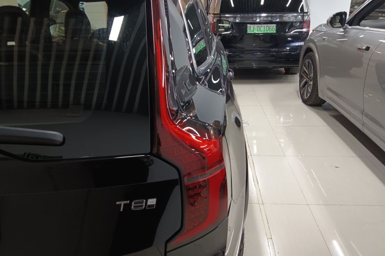 沃尔沃XC90新能源 2025款 T8 智尊豪华版 7座车身外观9