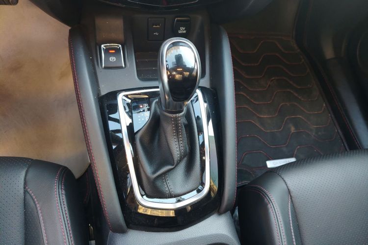 日产 逍客 2021款 2.0L CVT豪华版中控内饰18