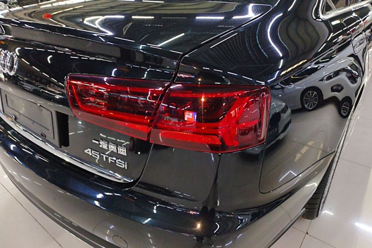 奥迪A6L 2018款 30周年年型 TFSI 进取型车身外观9