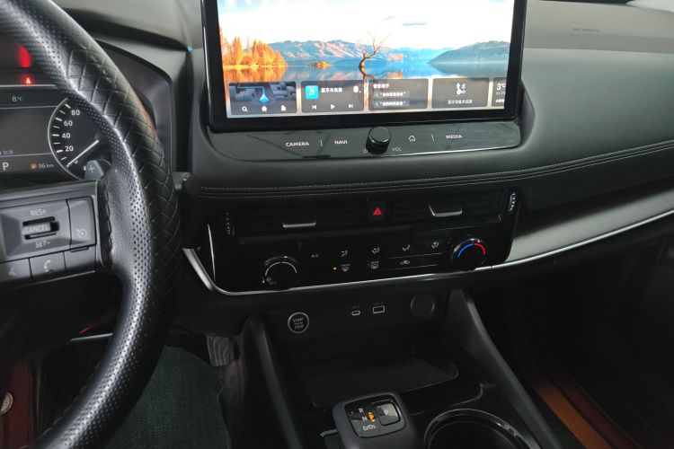 日产 奇骏 2021款 VC-Turbo 300 CVT 2WD舒适版中控内饰16