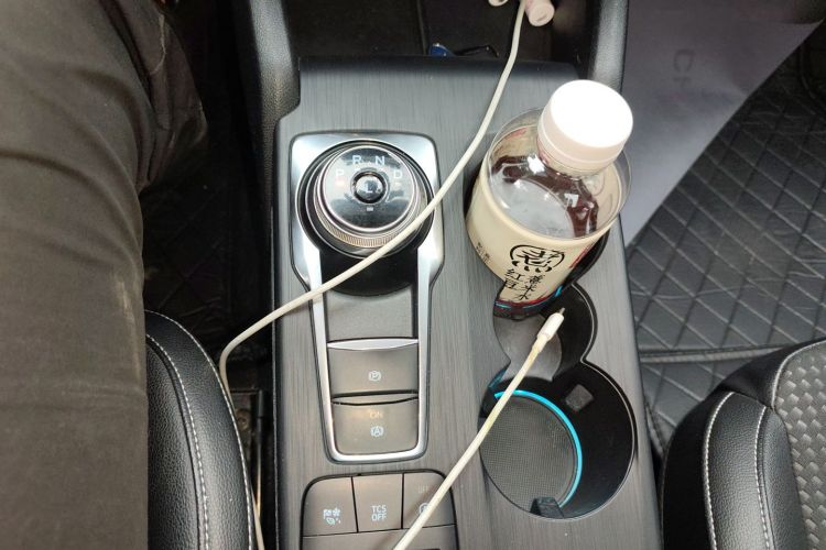 福特 福克斯 2020款 三厢 EcoBoost 180 自动锋潮型中控内饰18