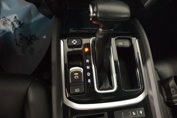 广汽传祺 传祺GS8 2019款 390T 两驱豪华智联版（七座）中控内饰18