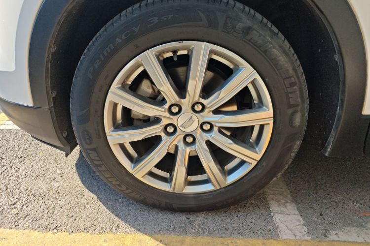 凯迪拉克XT4 2018款 28T 两驱领先型车身外观6007