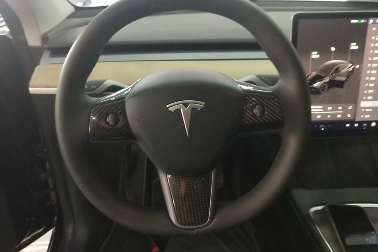 特斯拉 Model Y 2022款 改款 后轮驱动版中控内饰13