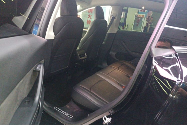特斯拉 Model Y 2021款 标准续航后驱版中控内饰7004