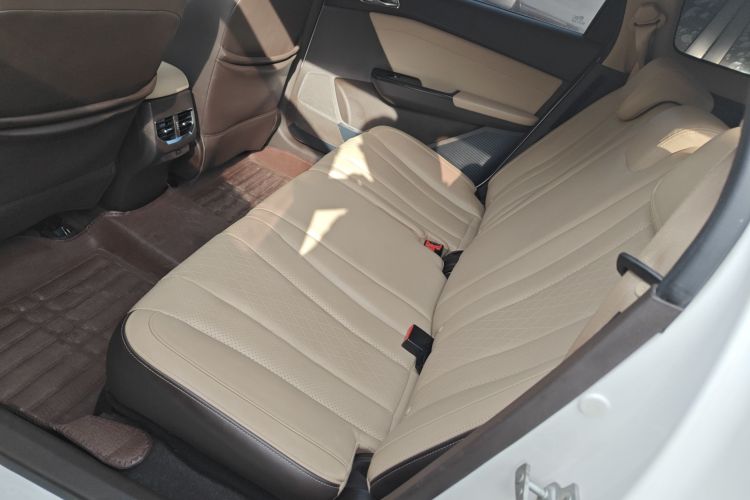 宝骏310W 2017款 1.5L 手动时尚型 国V中控内饰21