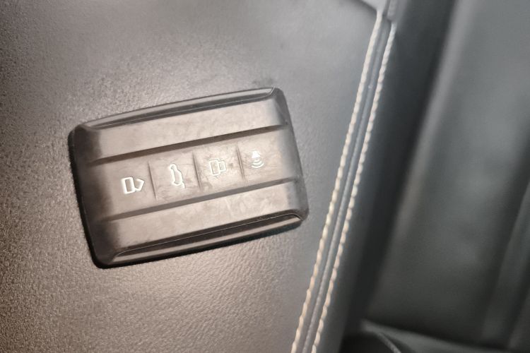 坦克300 2024款 2.0T 穿越者中控内饰7001