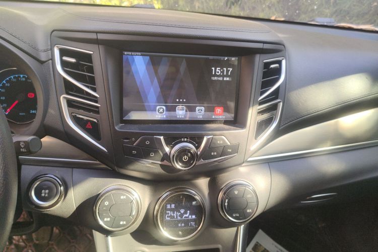 比亚迪 宋 2017款 盖世升级版 1.5TI 手动精英型中控内饰16