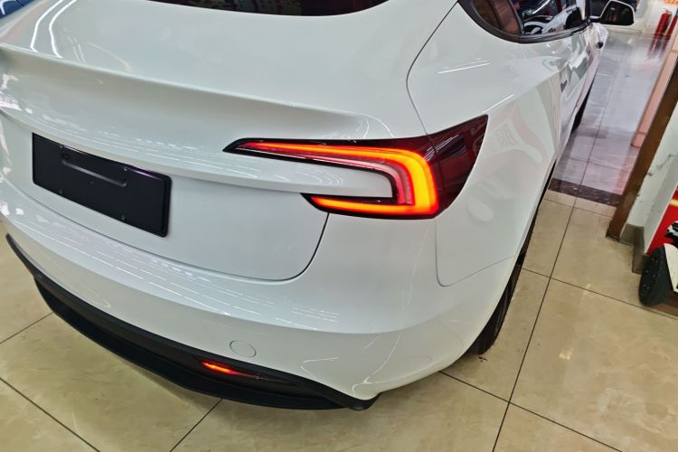 特斯拉 Model 3 2023款 后轮驱动版车身外观6006