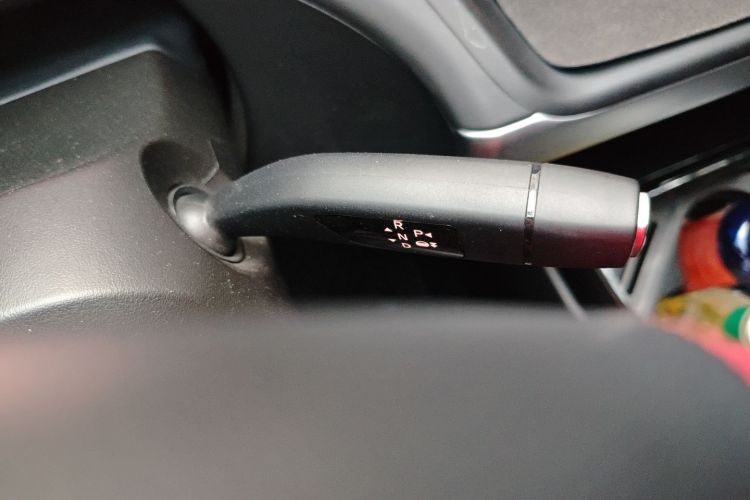 小鹏P7 2022款 670N+局部细节18