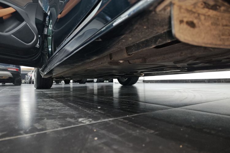 捷豹XEL 2024款 2.0T 250PS R-DYNAMIC S进取运动版局部细节9002