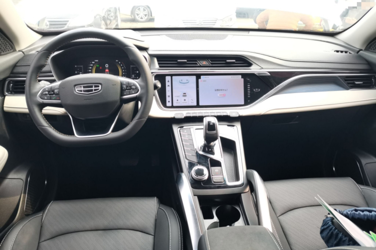 吉利汽车 2022款 博越X 1.8TD DCT智慧型中控内饰7002