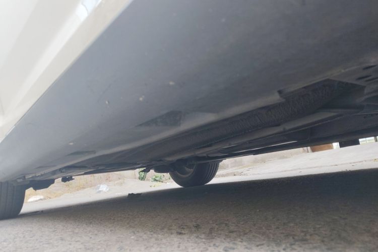 福特 福克斯 2018款 两厢经典 1.6L 自动舒适型智行版机舱底盘29