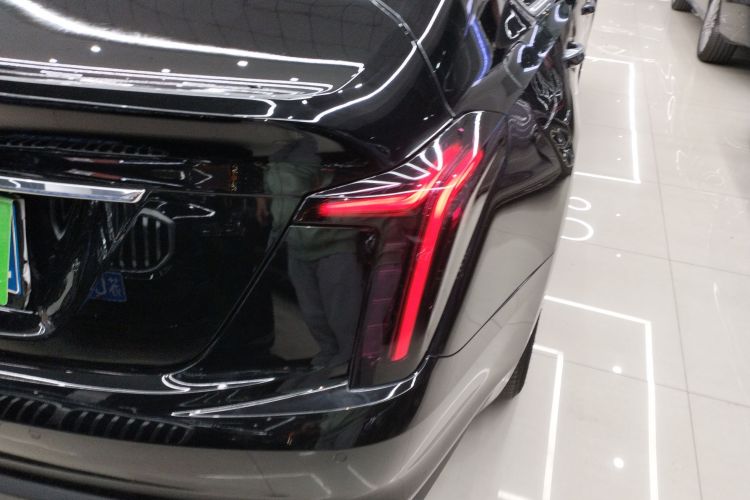 凯迪拉克CT5 2020款 改款 28T 豪华型车身外观9